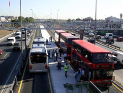 Metrobüs ilk seferini yaptı